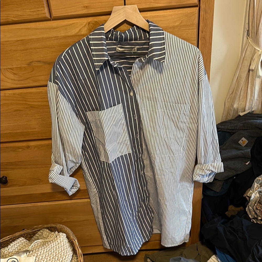 Women’s Abercrombie & fitch oversized button down - Picture 1 of 5
